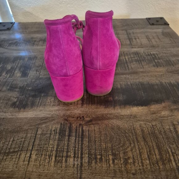 Gianni Bini Fuchsia Rhiaann Suede Block Heels - Picture 3 of 6